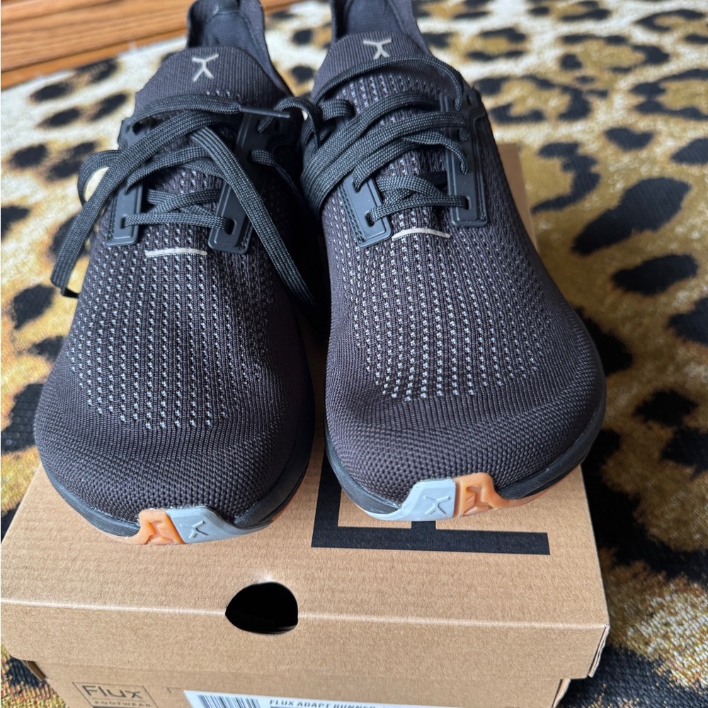 Flux runner Women’s 10.5 Black gum